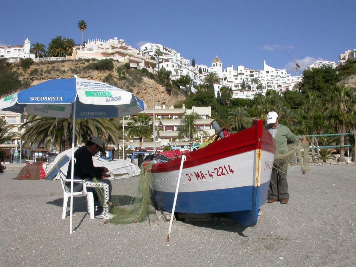 Апартаменти Capistrano Playa Relax & Enjoy Нерха Екстер'єр фото